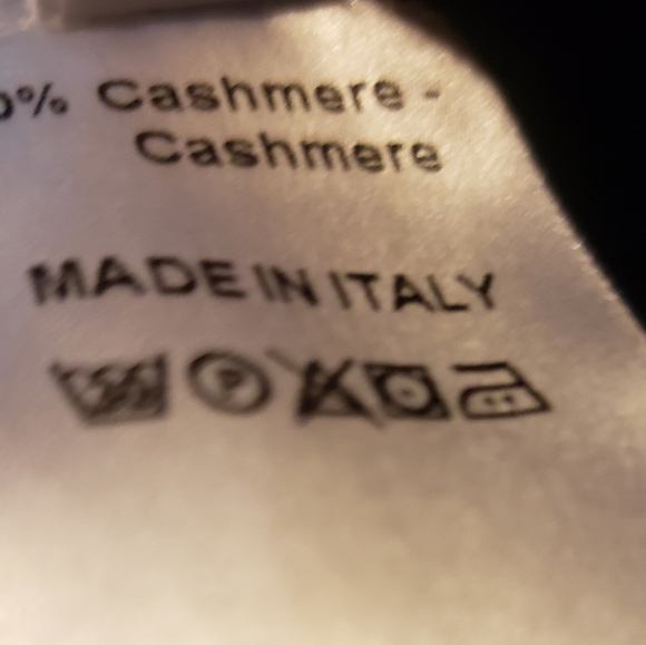 LUCA FALONI PURE CASHMERE V NECK,MIDNIGHT BLUE, SIZE  XS, ORIGINALLY $325.00 - Picture 5 of 9